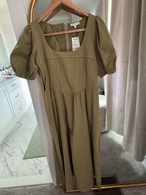 Moon River Olive Puff-Sleeve Midi Dress